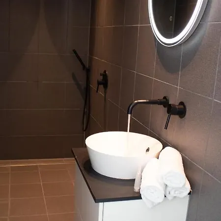 Cozy 2 Bedroom With Free Parking Apartamento *